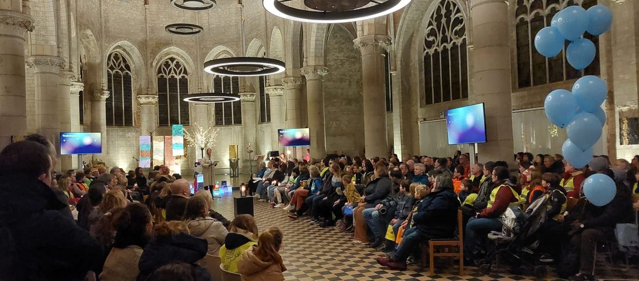 (c)foto Jan Smets Mechelen.  Vzw Vredeslicht kreef de toelating om deze foto te publiceren van de parochieploeg Sint Jozef Coloma in Mechelen.